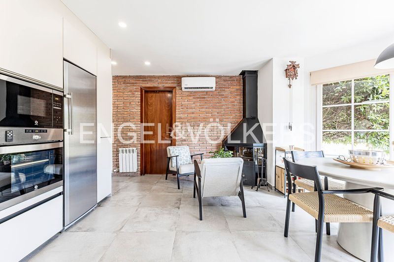 Foto 474567e5-6542-48e8-b0ac-5680a69182b9. Casa  de ensueño con piscina y vistas a los viñedos en Begues