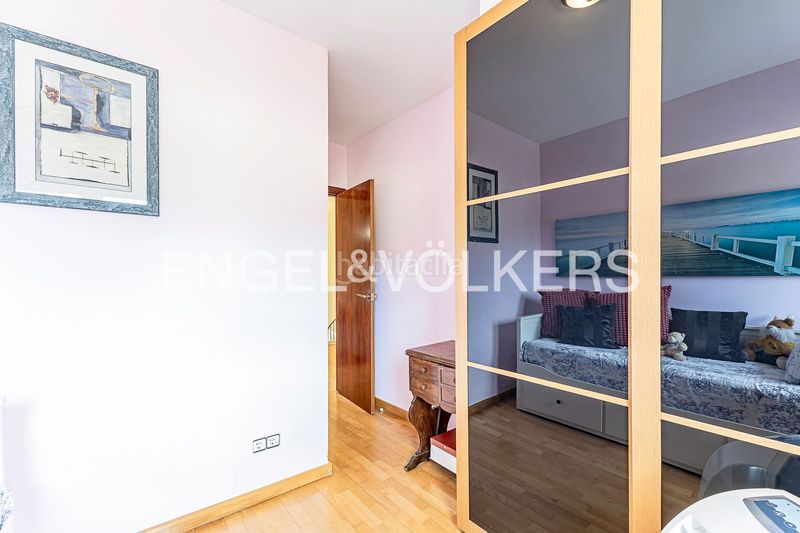 Foto 9d9c80c0-78ef-468e-a76a-e7b3dbf83e40. Casa  de ensueño con piscina y vistas a los viñedos en Begues