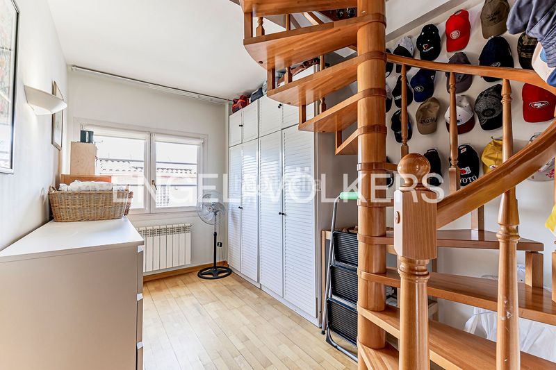 Foto 9e2dd256-8a23-4539-90fc-959fe31ea722. Casa  de ensueño con piscina y vistas a los viñedos en Begues