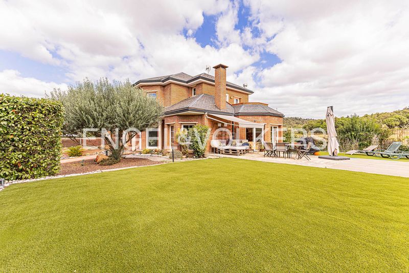 Foto ac77490d-42ae-42dc-b5ac-a4bd4ba24968. Casa  de ensueño con piscina y vistas a los viñedos en Begues