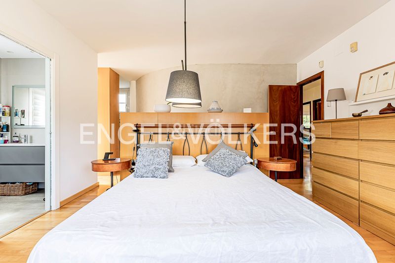 Foto e6de84f7-d97c-4e86-8bbe-fb72f5e6b590. Casa  de ensueño con piscina y vistas a los viñedos en Begues