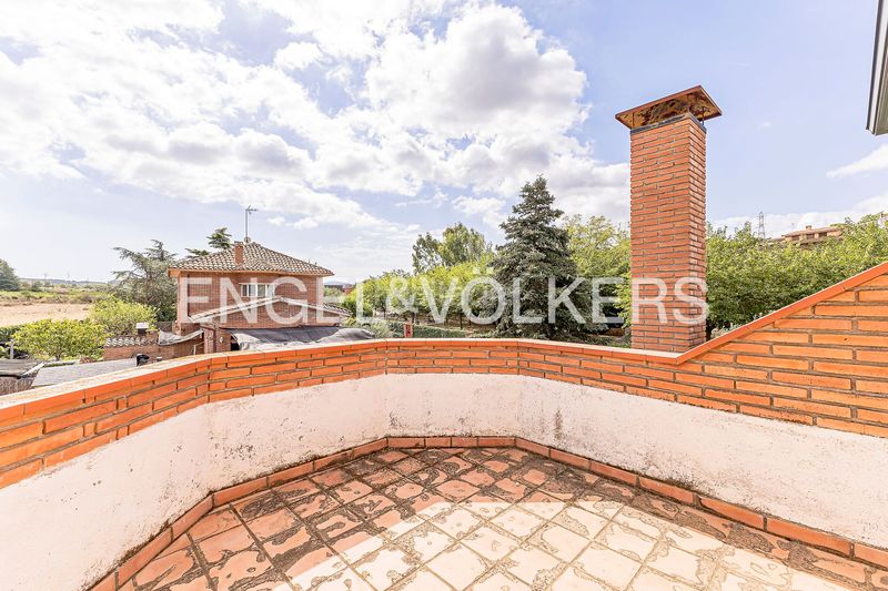 Foto edab3ce0-488d-46c1-9658-954ba801ea90. Casa  de ensueño con piscina y vistas a los viñedos en Begues