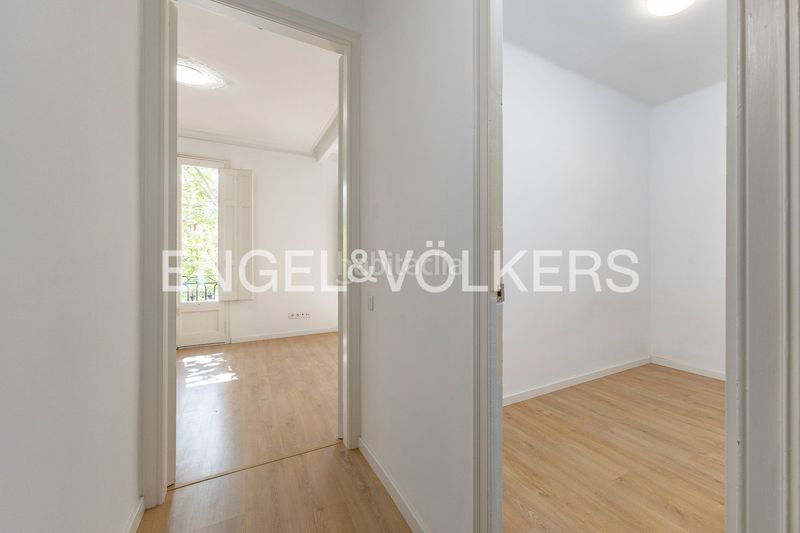 Foto 0bd71df3-a35c-482a-8131-2945c592853c. Pis amb calefacció a La Nova Esquerra de l´Eixample Barcelona