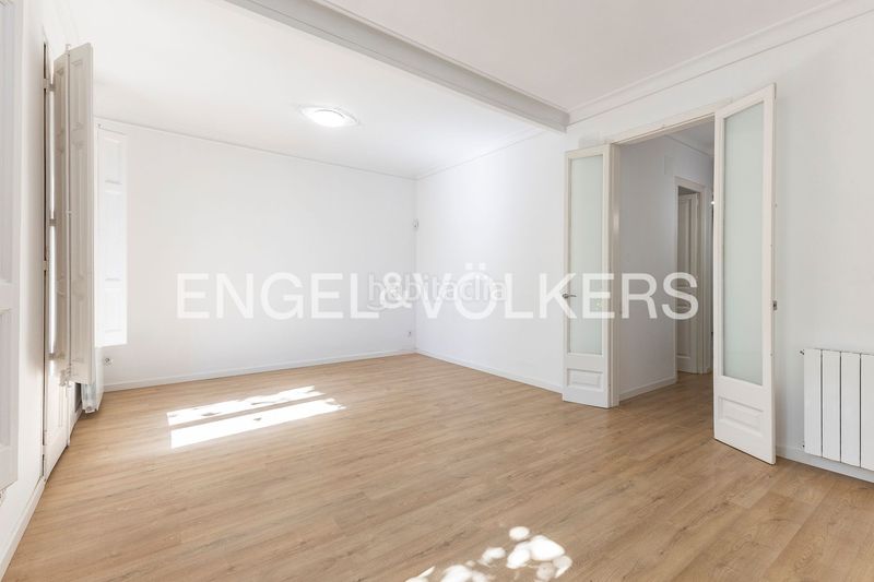 Foto 6a609442-c57a-4b2d-9c0c-e6f0e23e76e9. Pis amb calefacció a La Nova Esquerra de l´Eixample Barcelona