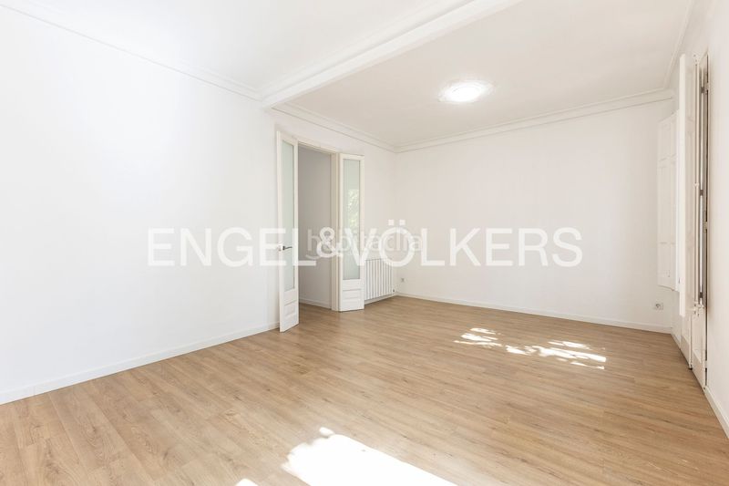 Foto d19a7cdc-1a70-46e5-b544-7f3715fe0458. Pis amb calefacció a La Nova Esquerra de l´Eixample Barcelona