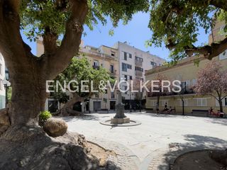 Pis a Poblenou. Encantador piso en la plaza de prim