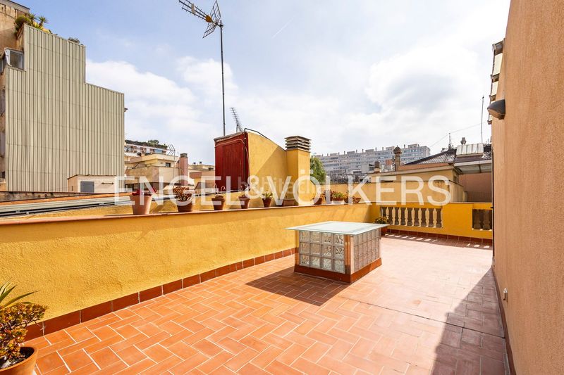 Foto 4410bc4d-218c-47b8-8f30-61fb1e885fcf. Casa amb calefacció a Barri de les Corts Barcelona