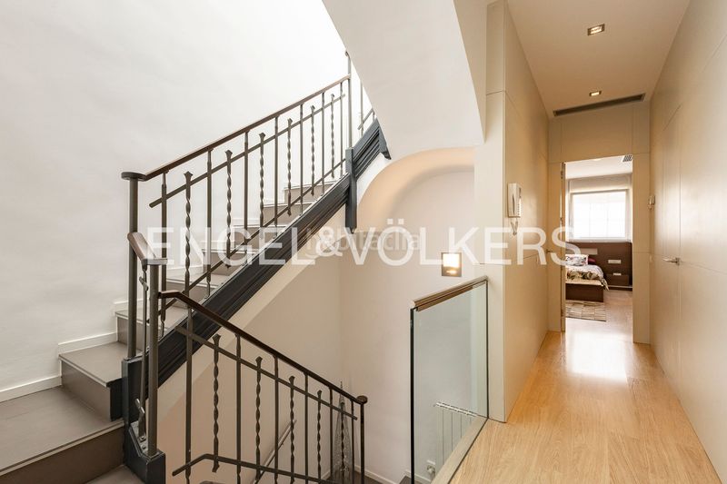 Foto 565ae8a9-6b67-4c55-ac63-d4c70b3271c7. Casa amb calefacció a Barri de les Corts Barcelona