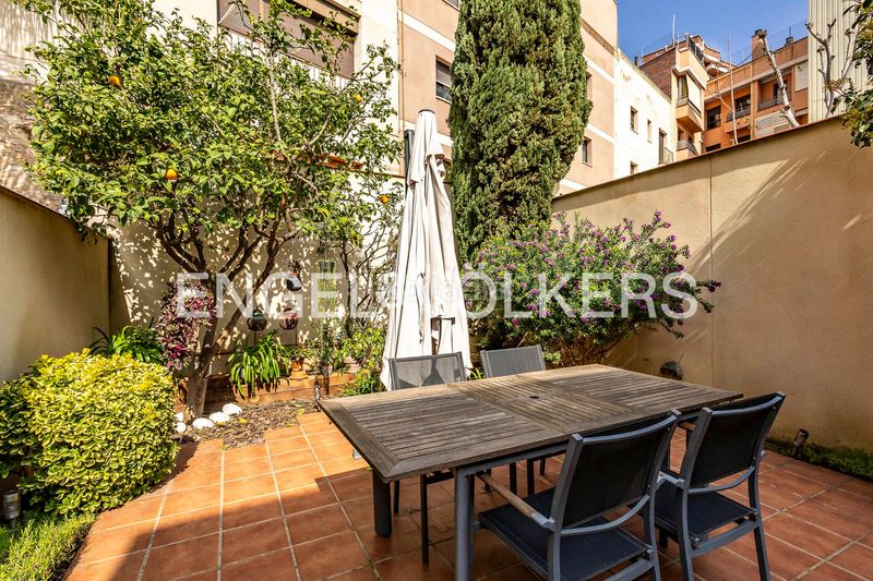 Foto 79d6ba00-1f7d-4ed4-be15-9e6698e9d782. Casa amb calefacció a Barri de les Corts Barcelona