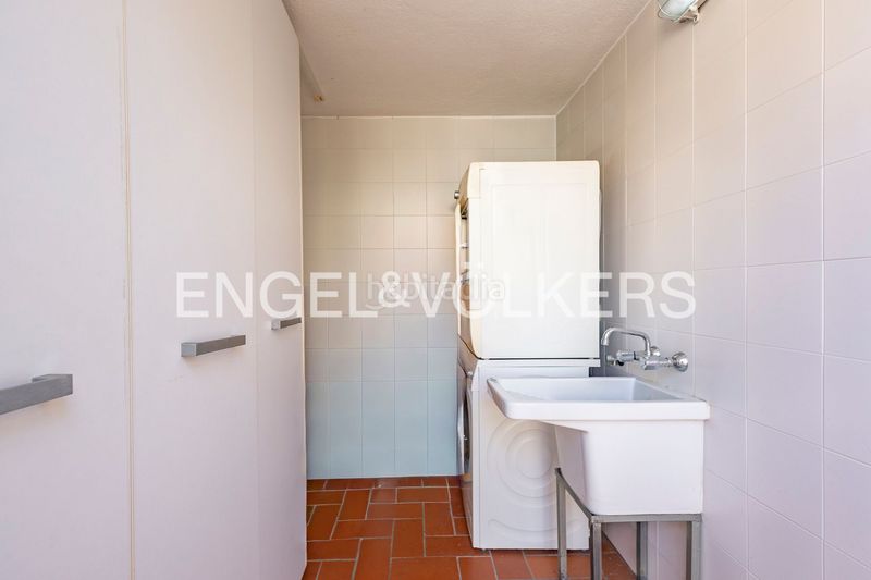 Foto 93c3db8f-f2cc-4c6b-9c0b-11b592de91f1. Casa amb calefacció a Barri de les Corts Barcelona
