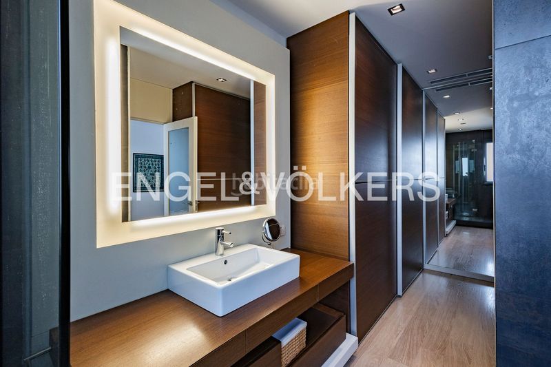 Foto 9d96d739-d9f3-4916-ae08-c459d111e880. Casa amb calefacció a Barri de les Corts Barcelona