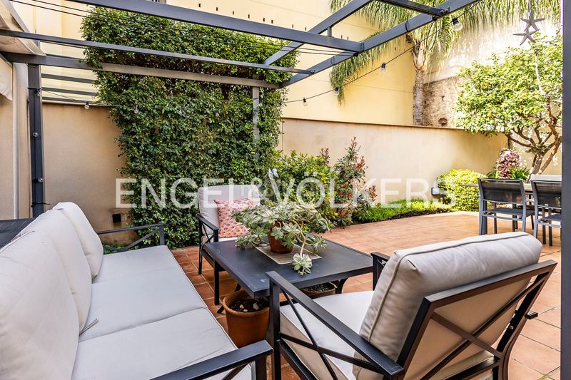 Foto c0b5e743-c316-45dd-9eea-c35c528f5b63. Casa amb calefacció a Barri de les Corts Barcelona