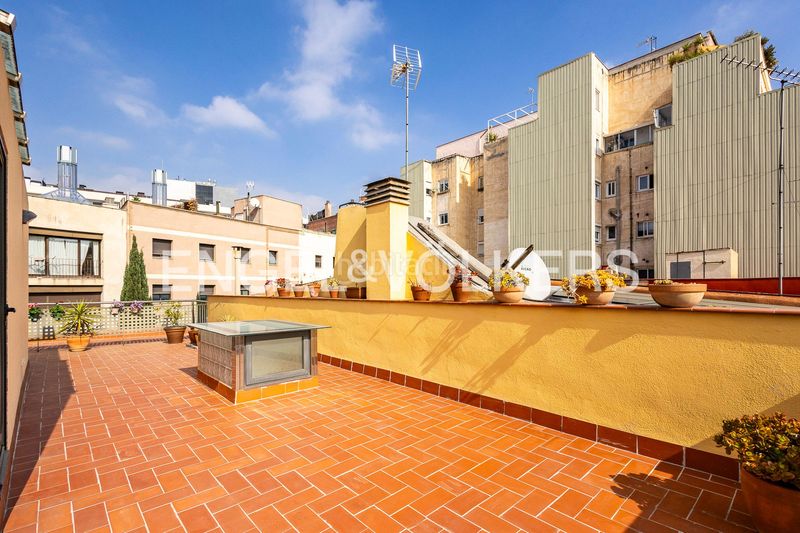 Foto c7a69d2c-658f-4579-8ac7-c19ed7ebb974. Casa amb calefacció a Barri de les Corts Barcelona