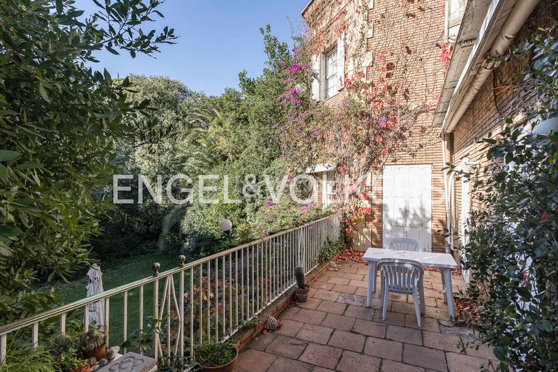 Foto 0f25060c-d485-4ec9-8f88-d0be5113059b. Casa amb calefacció aparcament a Sant Gervasi - Bonanova Barcelona