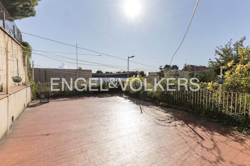 Foto b9c3c9f6-e4ef-4c05-ae0e-c20fde2813c5. Casa amb calefacció aparcament a Sant Gervasi - Bonanova Barcelona