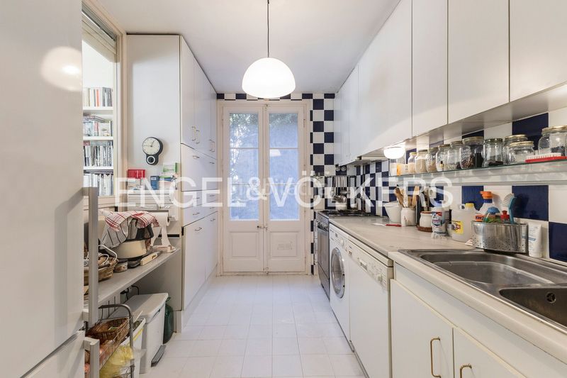 Foto cf8c18d6-9f92-4a93-8ceb-968591bbf0bf. Casa amb calefacció aparcament a Sant Gervasi - Bonanova Barcelona