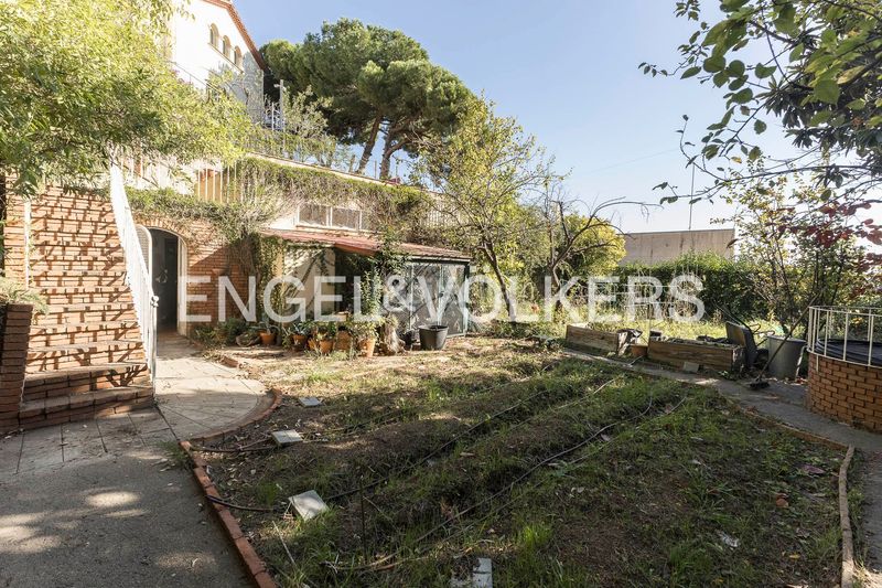 Foto d95e5bb2-1c8e-4756-932d-3234ca04928b. Casa amb calefacció aparcament a Sant Gervasi - Bonanova Barcelona