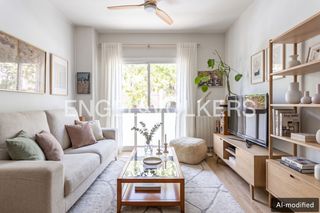 Piso en Baix Guinardó. Elegante apartamento rehabilitado junto a la sagrada familia, ba