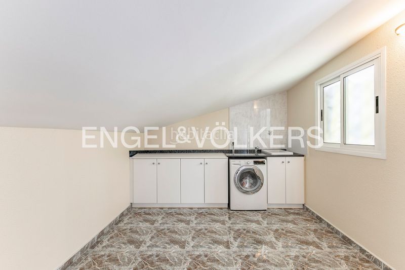 Foto 5e2ce1db-ba63-45b9-9e7d-a74fd8ec8b24. Casa amb calefacció aparcament a Sarrià Barcelona