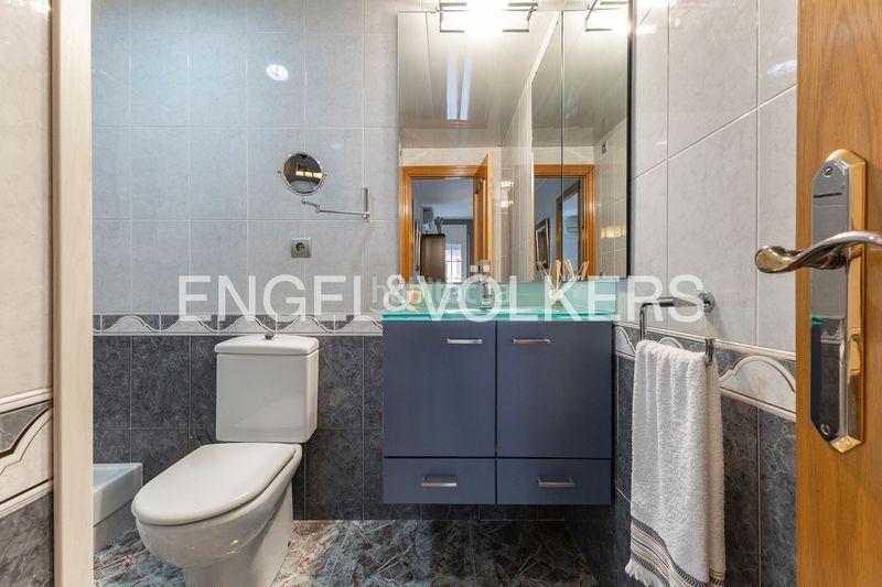 Foto b50e7dc6-846f-41d4-8d1c-40e6d7aeb0cd. Casa amb calefacció aparcament a Sarrià Barcelona