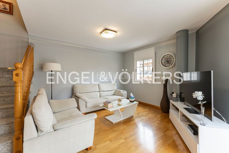 Foto d83ae264-741f-41c1-b8a3-fe4c32693f7a. Casa amb calefacció aparcament a Sarrià Barcelona