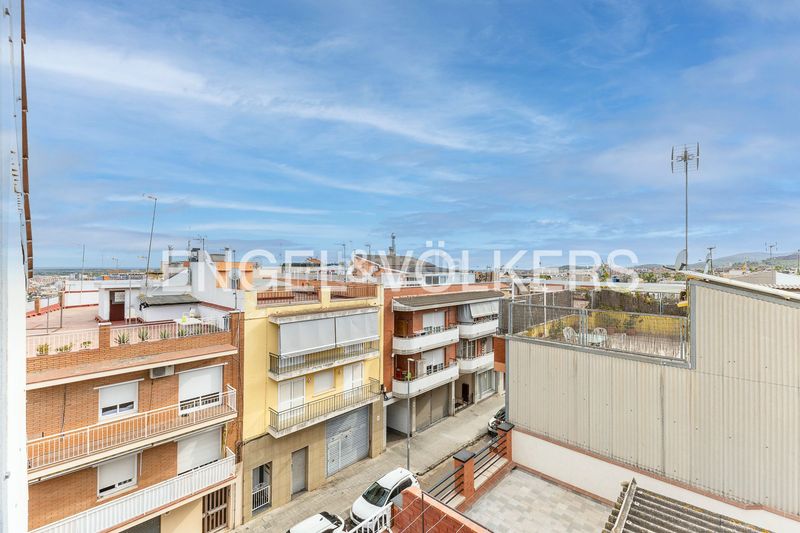 Foto 013cf52d-3603-494b-89a8-0e996e3ed10a. Casa amb calefacció aparcament a Torrent Ballester Viladecans