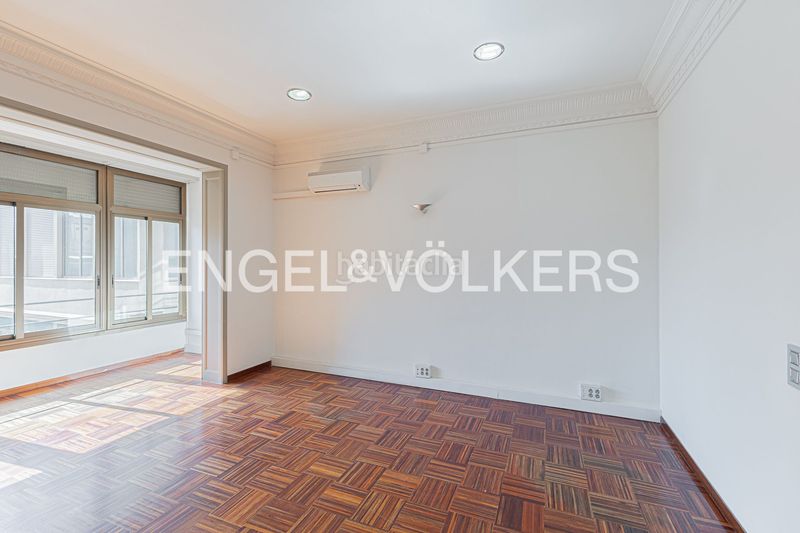 Foto 9c4570e1-e769-45d1-aa08-c1257cb3d896. Pis amb calefacció a Dreta de l´Eixample Barcelona