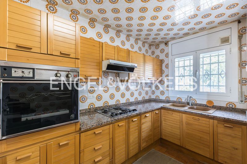 Foto 2e6b3ab4-ecd8-4e70-b96f-0d3283b93ad4. Casa amb calefacció aparcament a Corbera de Llobregat
