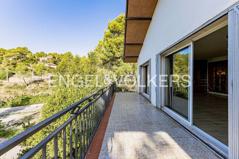 Foto 352298ca-cbe5-4d63-99ae-0dc40e2fa0e8. Casa amb calefacció aparcament a Corbera de Llobregat