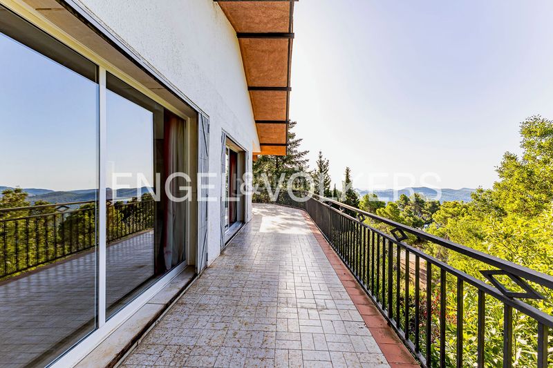 Foto a013dd24-408e-4e88-ab85-685a3e3aa331. Casa amb calefacció aparcament a Corbera de Llobregat