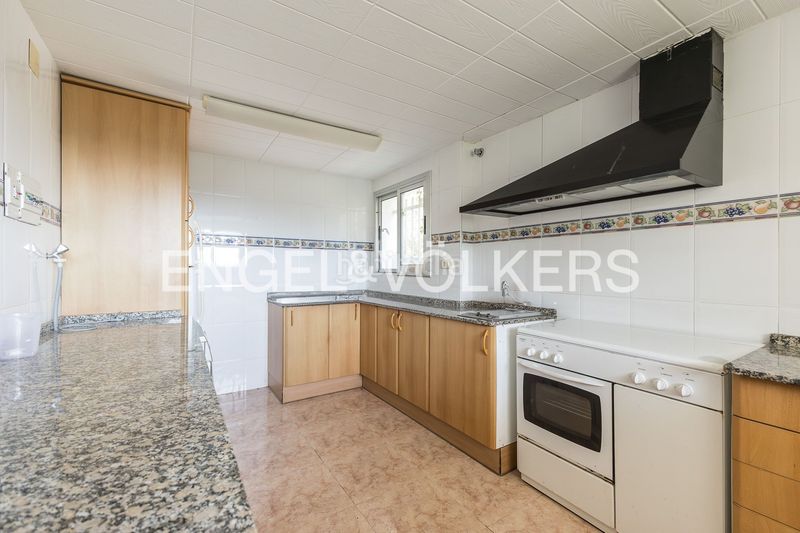 Foto d2e5a612-2af0-417d-8792-293de2755e50. Casa amb calefacció aparcament a Corbera de Llobregat