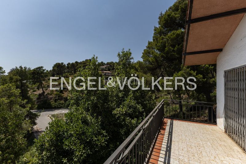 Foto ee0413fb-a23f-4304-abe5-6c8ff6552590. Casa amb calefacció aparcament a Corbera de Llobregat