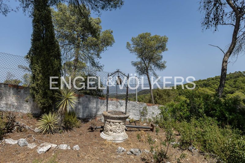 Foto f677d876-ed6f-4814-a058-2fbd0dc9fddb. Casa amb calefacció aparcament a Corbera de Llobregat
