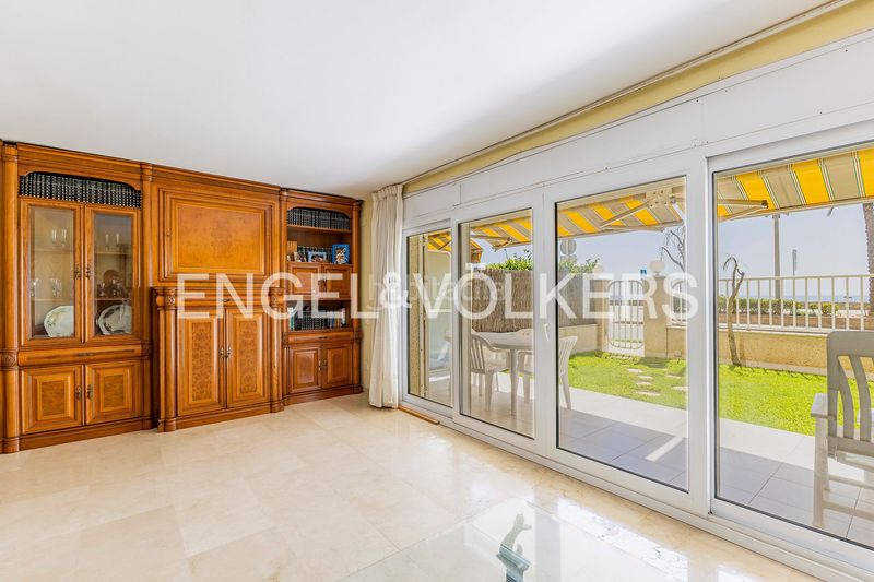 Foto 01949dd1-de51-4ce3-ba5c-6b9deaba94c8. Planta baixa amb calefacció piscina a L´Estany Calafell