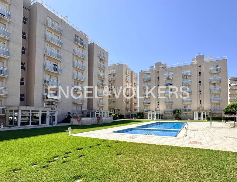 Foto 47628cfb-60e8-404c-8892-01ed383b7be7. Planta baixa amb calefacció piscina a L´Estany Calafell