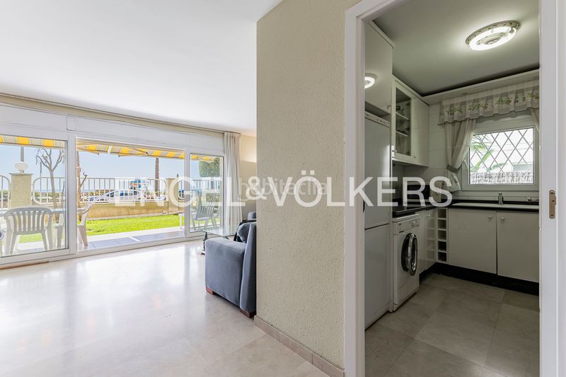 Foto a4b6fcb0-2f9f-4278-99e6-98e373441e21. Planta baixa amb calefacció piscina a L´Estany Calafell