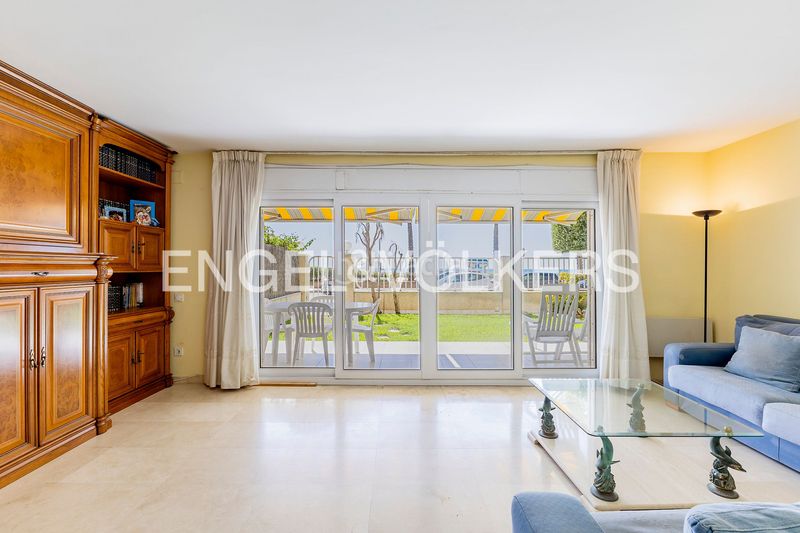 Foto ce1d18a4-2e38-41f8-8a59-4de0b9a713b4. Planta baixa amb calefacció piscina a L´Estany Calafell