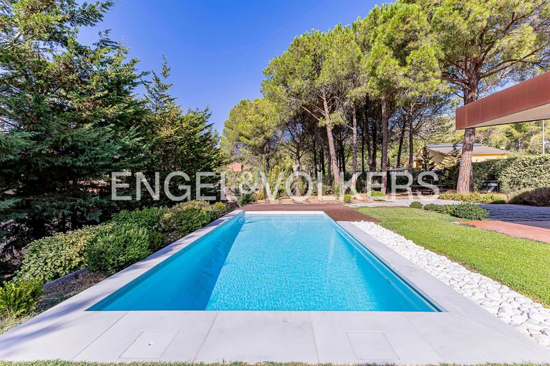 Foto 42bcd1ae-e026-47d8-85d8-8ed3a5f0ee93. Casa amb calefacció aparcament piscina a Begues