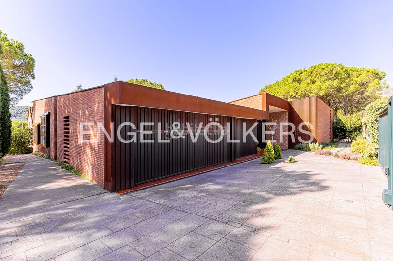 Foto 9323e759-9592-4742-9a13-c6b8e25b34ea. Casa amb calefacció aparcament piscina a Begues