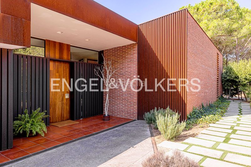 Foto f45e3e97-df61-4a60-8855-f14d2912a97e. Casa amb calefacció aparcament piscina a Begues
