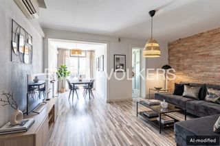 Zweistöckige Wohnung in Casc Antic. Ático dúplex con terraza y balcón en ripollet historia, amplitud