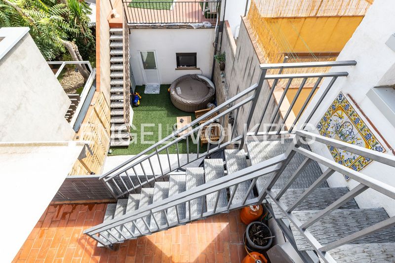 Foto 0d1c2e75-5e08-4c89-84e3-a962fe8d8f17. Dúplex amb calefacció a Casc Antic Ripollet