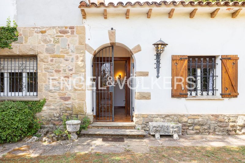 Foto 4d1b9dab-215b-4964-a9c6-42c35725a583. Casa amb calefacció piscina a Tona