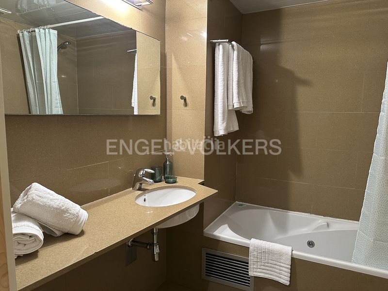 Foto 47a40214-3d0b-4e00-81db-44d5f2c1a22f. Rent flat with heating parking in Dreta de l´Eixample Barcelona