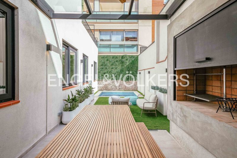 Foto dd580601-a7cb-43ae-9f39-e8ce6b78fc18. Pis amb calefacció piscina a Sagrada Família Barcelona