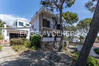 House in Montmar. Casa unifamiliar con parcela de 1.518 m y vistas al mar