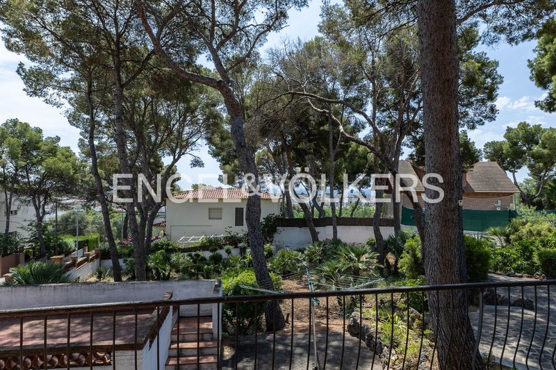Foto 538b3926-b1ca-4a09-a546-d26187bad6fa. Casa amb calefacció aparcament a Montmar Castelldefels