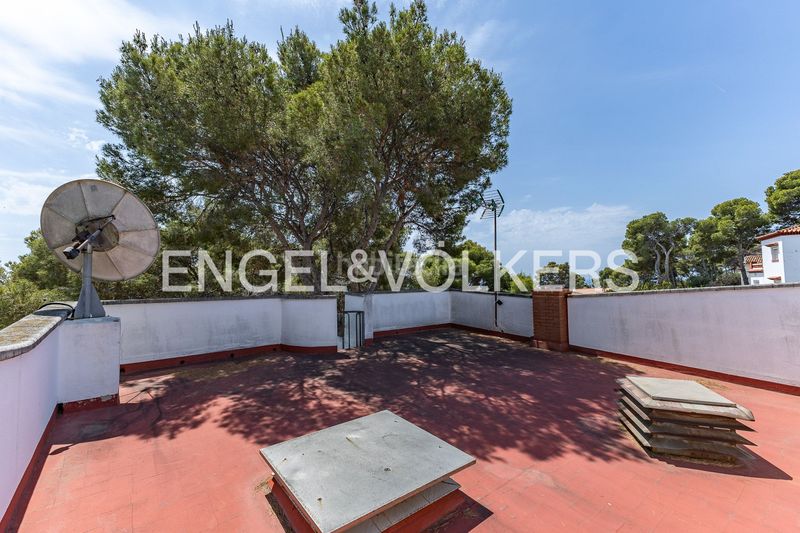 Foto 5cbd16e0-f256-4570-aaa8-3da66ac860fa. Casa amb calefacció aparcament a Montmar Castelldefels