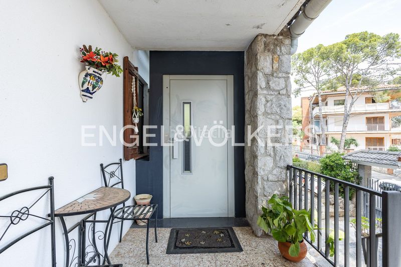 Foto 660f9c01-6499-4351-90bb-1b46f3ec36ee. Casa amb calefacció aparcament a Montmar Castelldefels