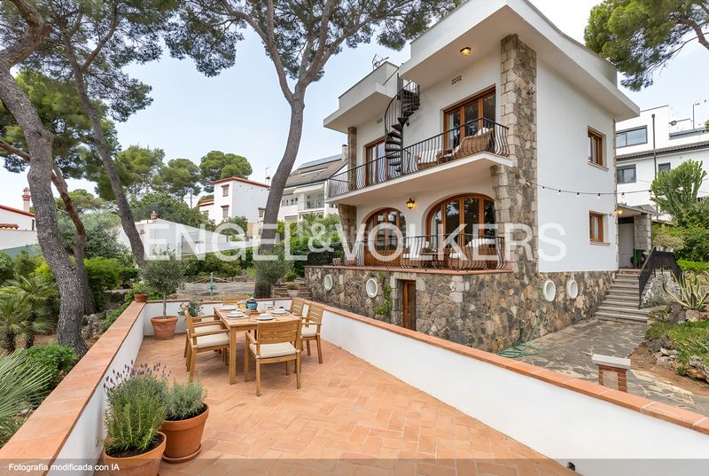 Foto 92ea0078-7789-4499-9d73-f5a0f10906c7. Casa amb calefacció aparcament a Montmar Castelldefels